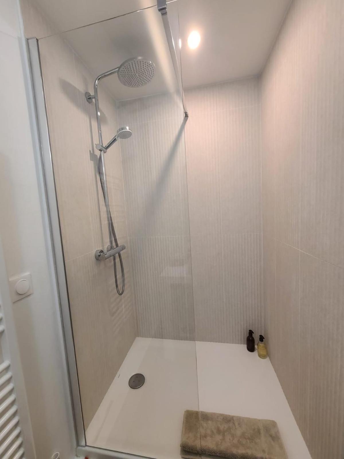 Superbe Appartement Familial En Coeur De Ville - Parking - Petit Dej Sur Demande La Ciotat Dış mekan fotoğraf